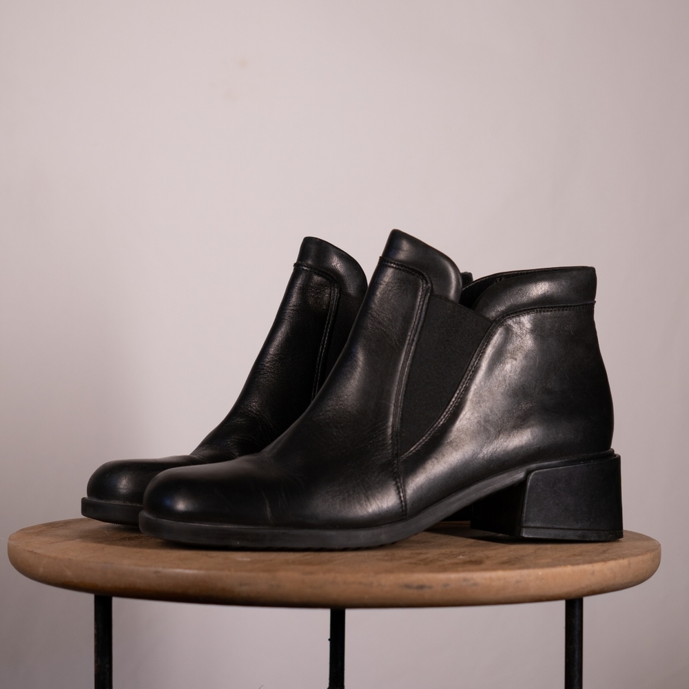 Vintage leather Ankle Booties Women's Size 10